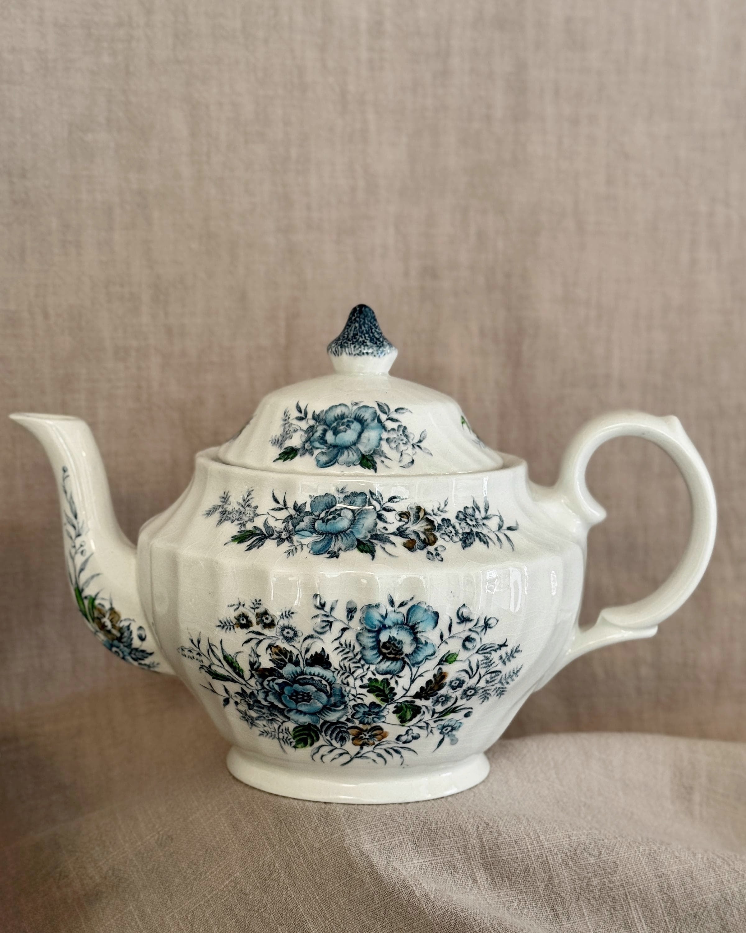 The Blue Cluster Tea Set - British Anchor