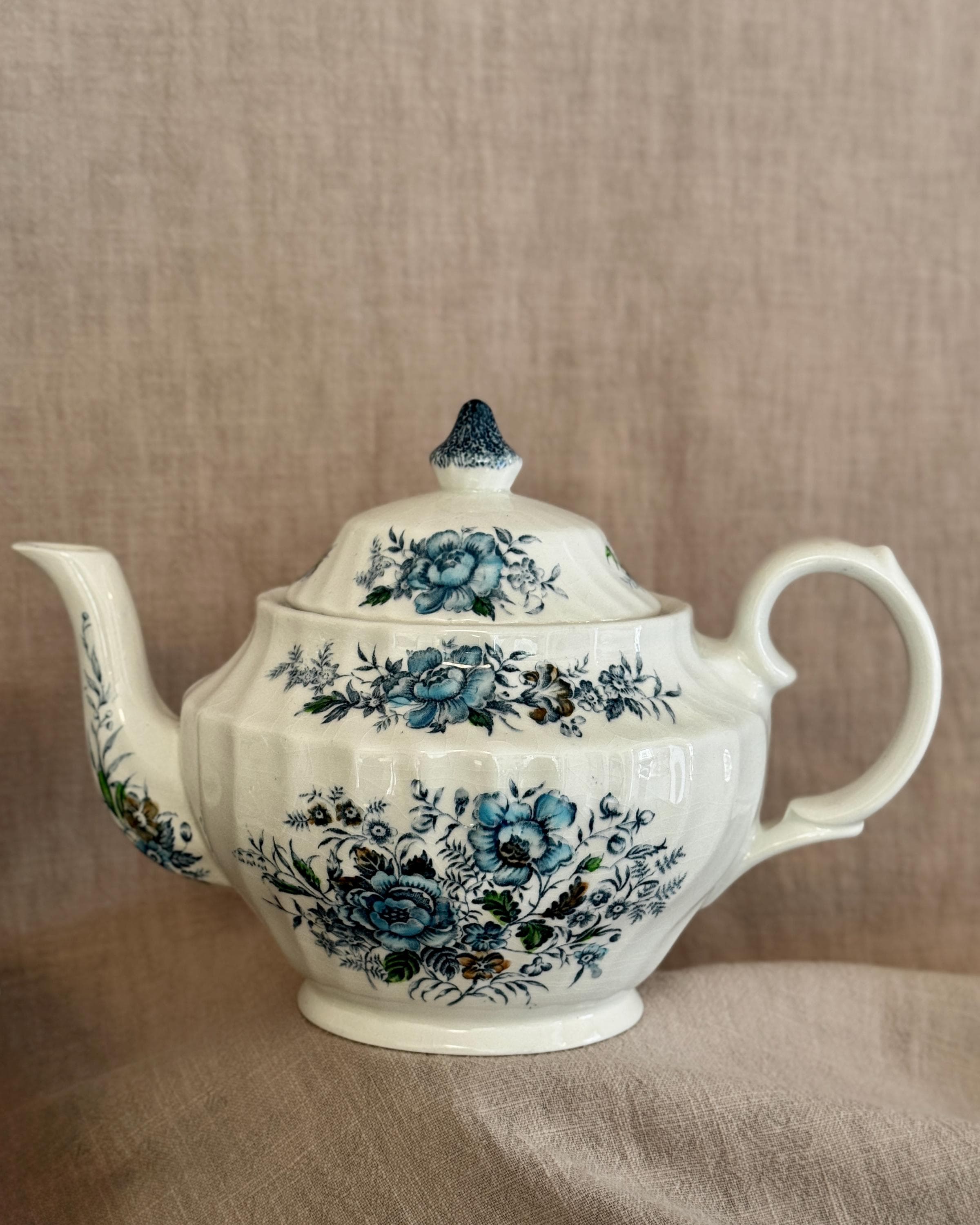 The Blue Cluster Tea Set - British Anchor