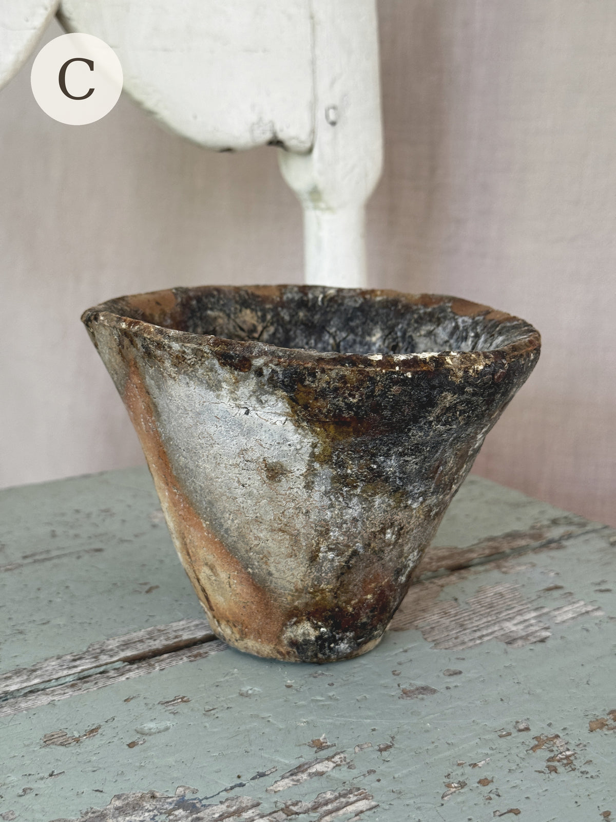 Resin pot C, silver-grey resin wash with rust and black tones, side view