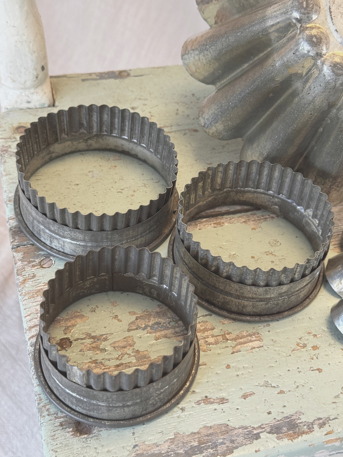 Fluted edges of the vintage pastry cutters