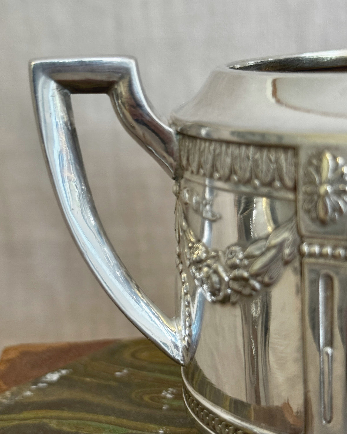 The Gustavian Cream & Sugar Set – Hallbergs GAB