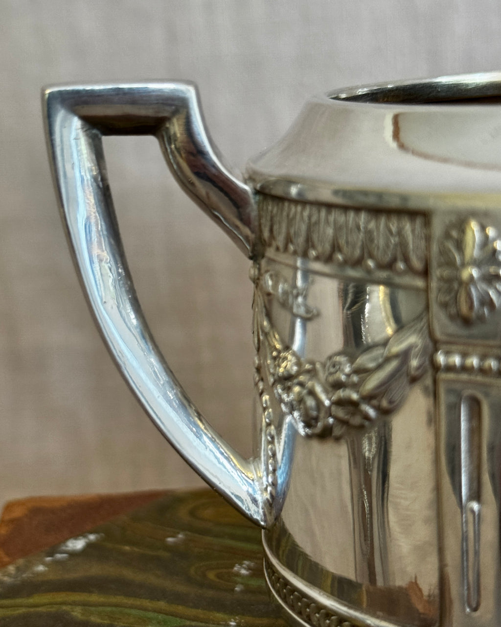 The Gustavian Cream & Sugar Set – Hallbergs GAB