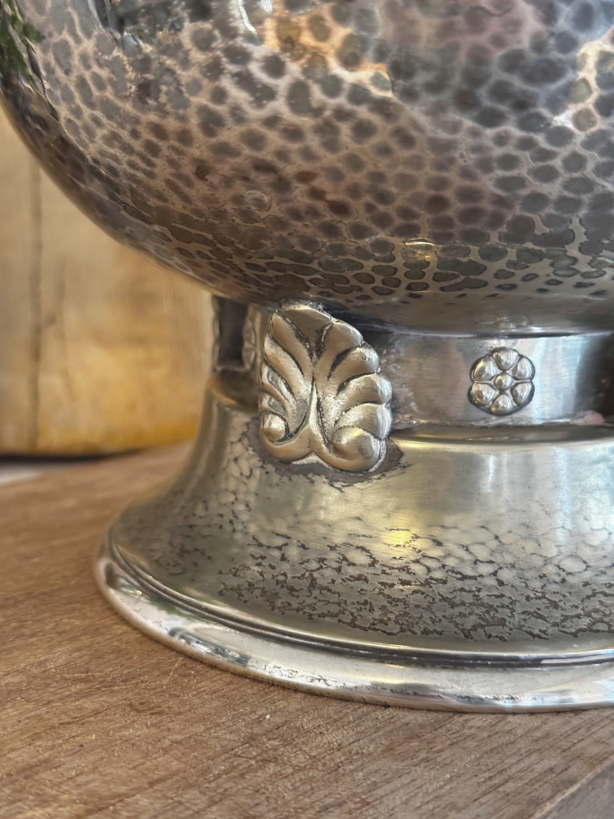 The Hammered Pedestal Bowl – GAB Stockholm
