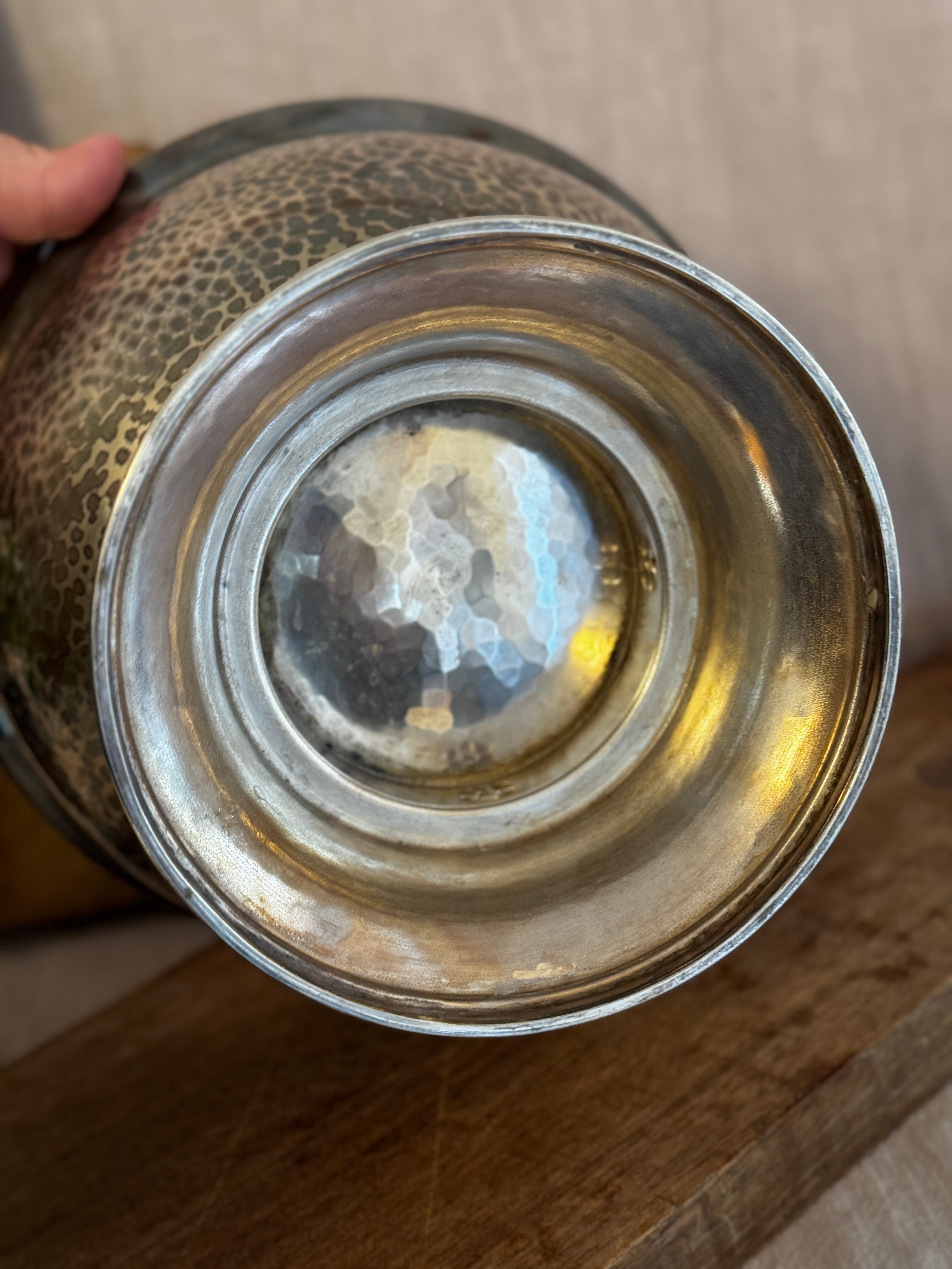 The Hammered Pedestal Bowl – GAB Stockholm