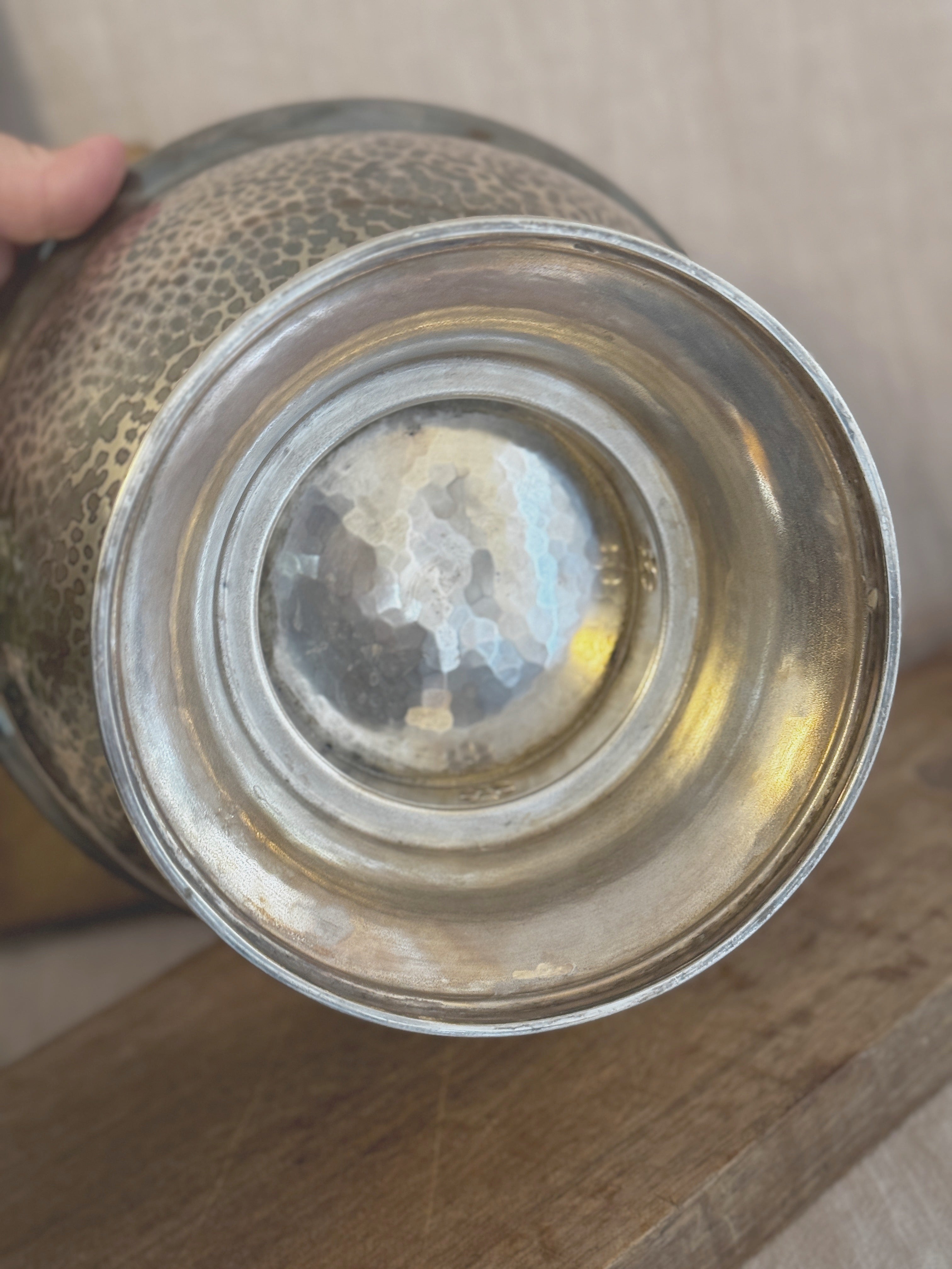 The Hammered Pedestal Bowl – GAB Stockholm