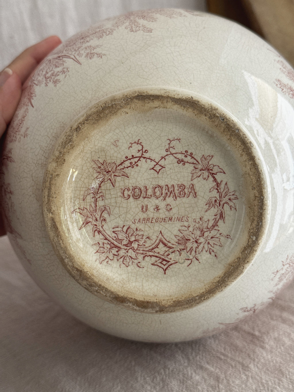 Base of the jug showing the printed COLOMBA cartouche with U & C Sarreguemines
