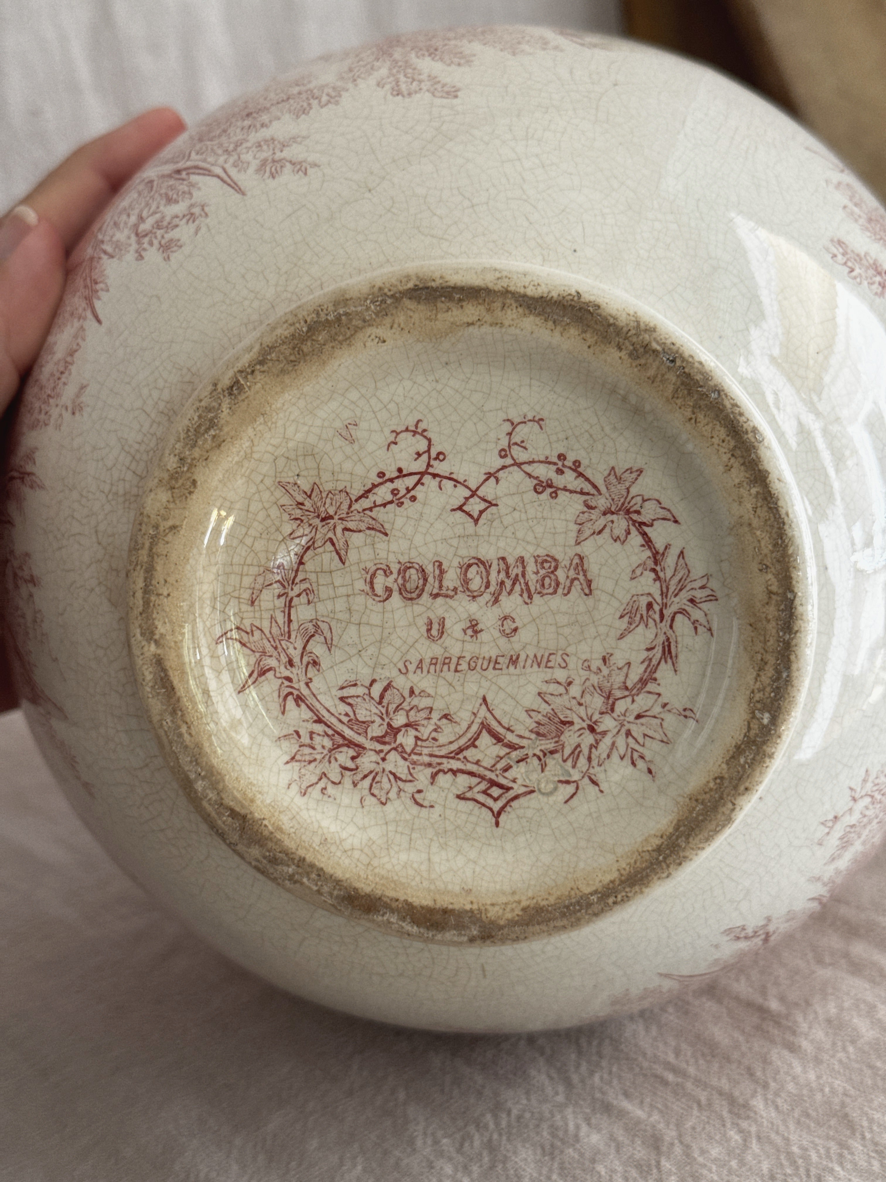 Base of the jug showing the printed COLOMBA cartouche with U & C Sarreguemines