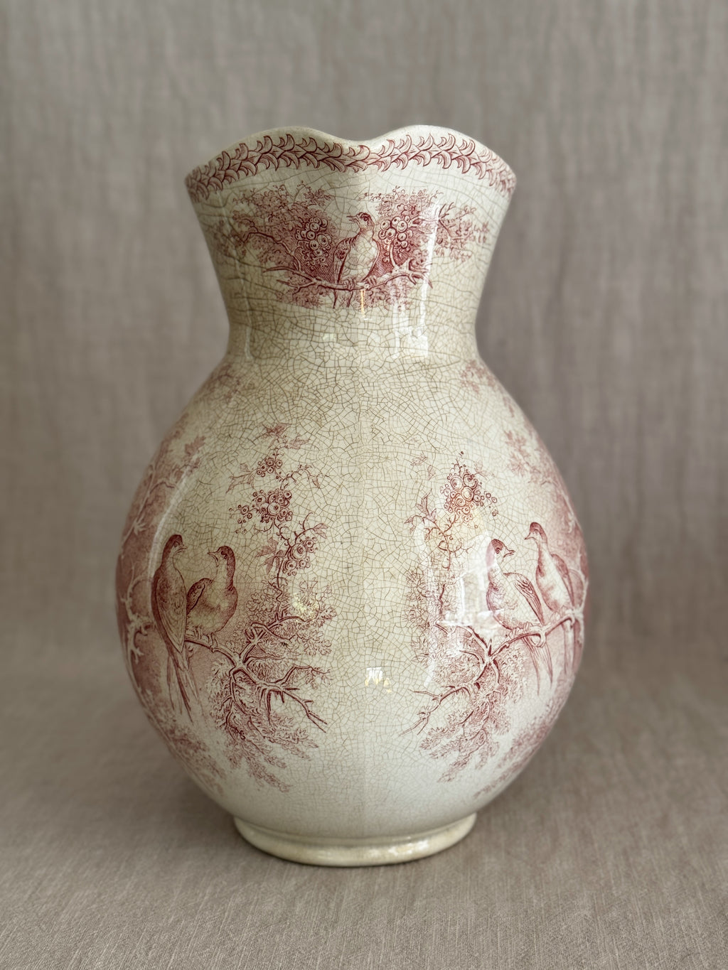 The Colomba jug seen from the back with the handle and neck pattern