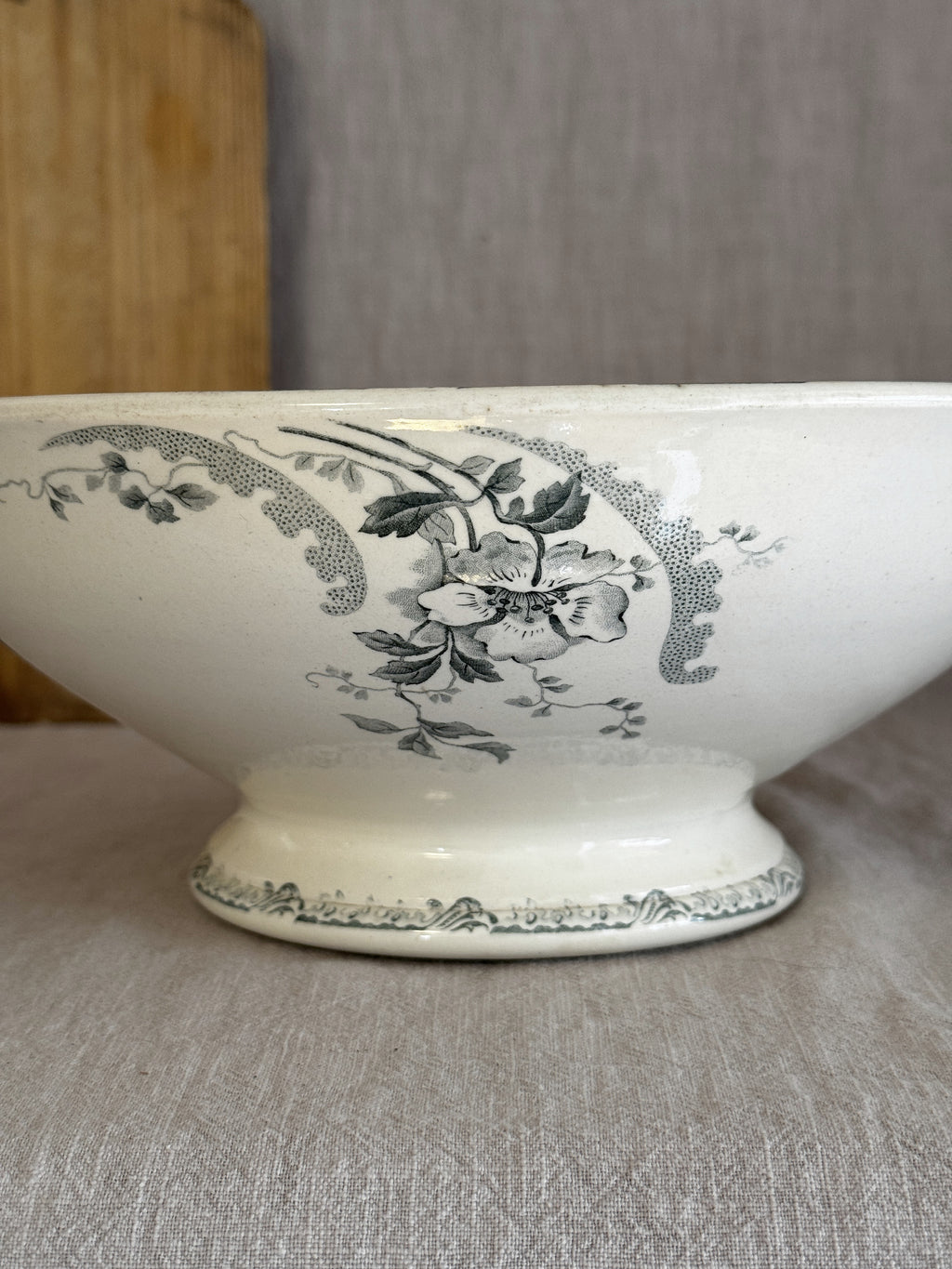 Detail of the tall turned foot and beaded band on the antique French saladier sur pied