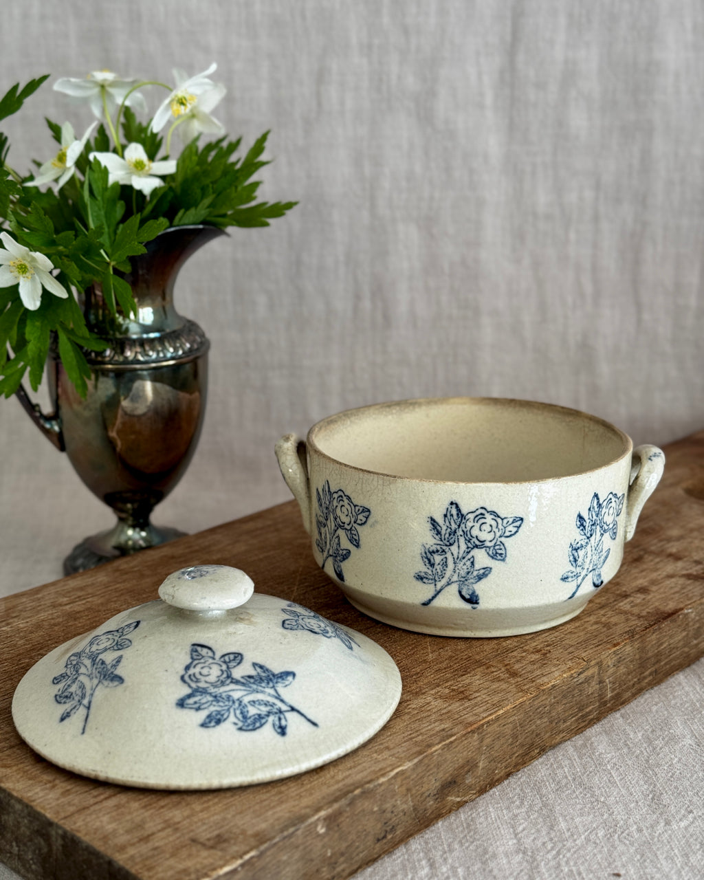 The Saint-Uze Covered Bowl