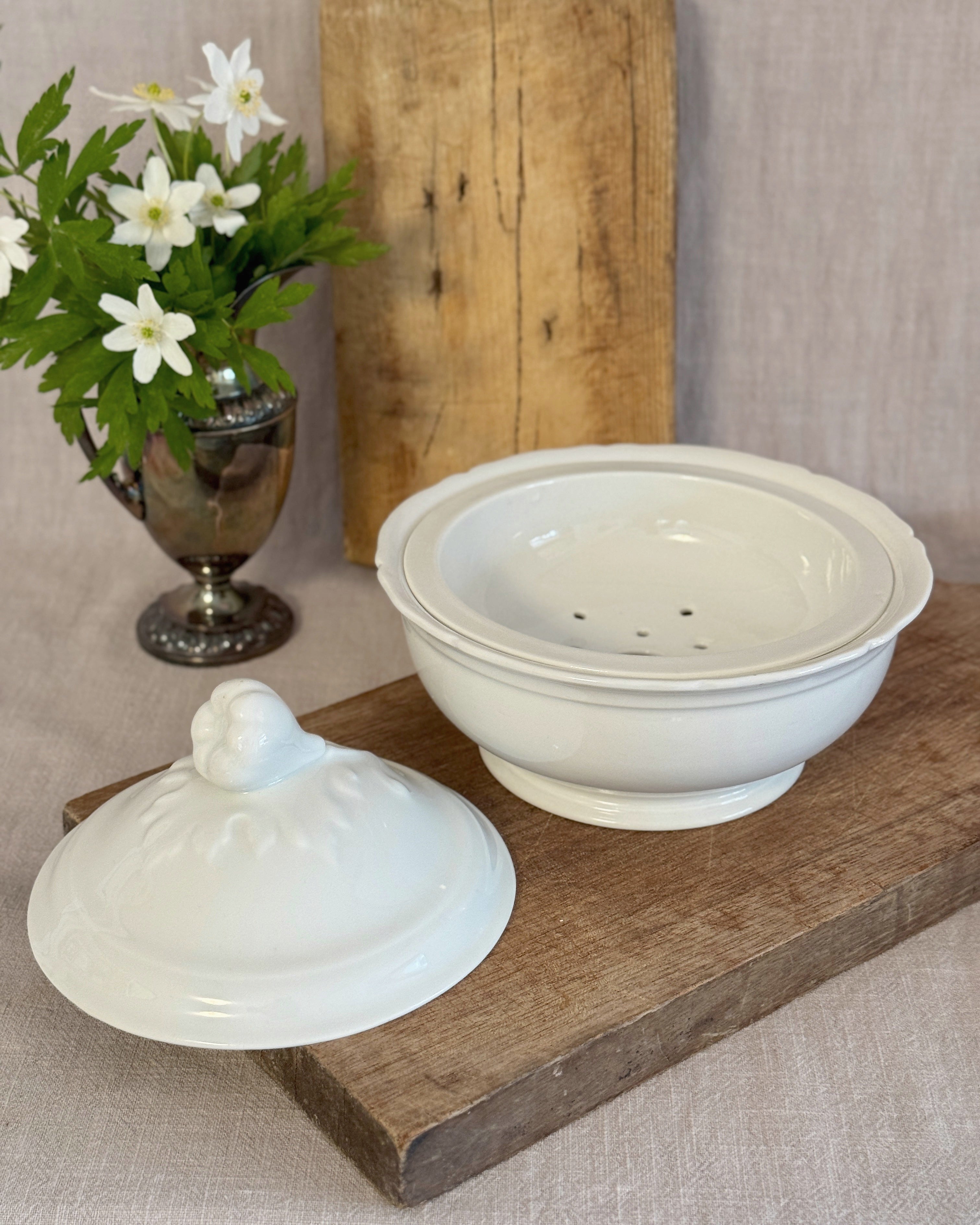 The Drainage Tureen