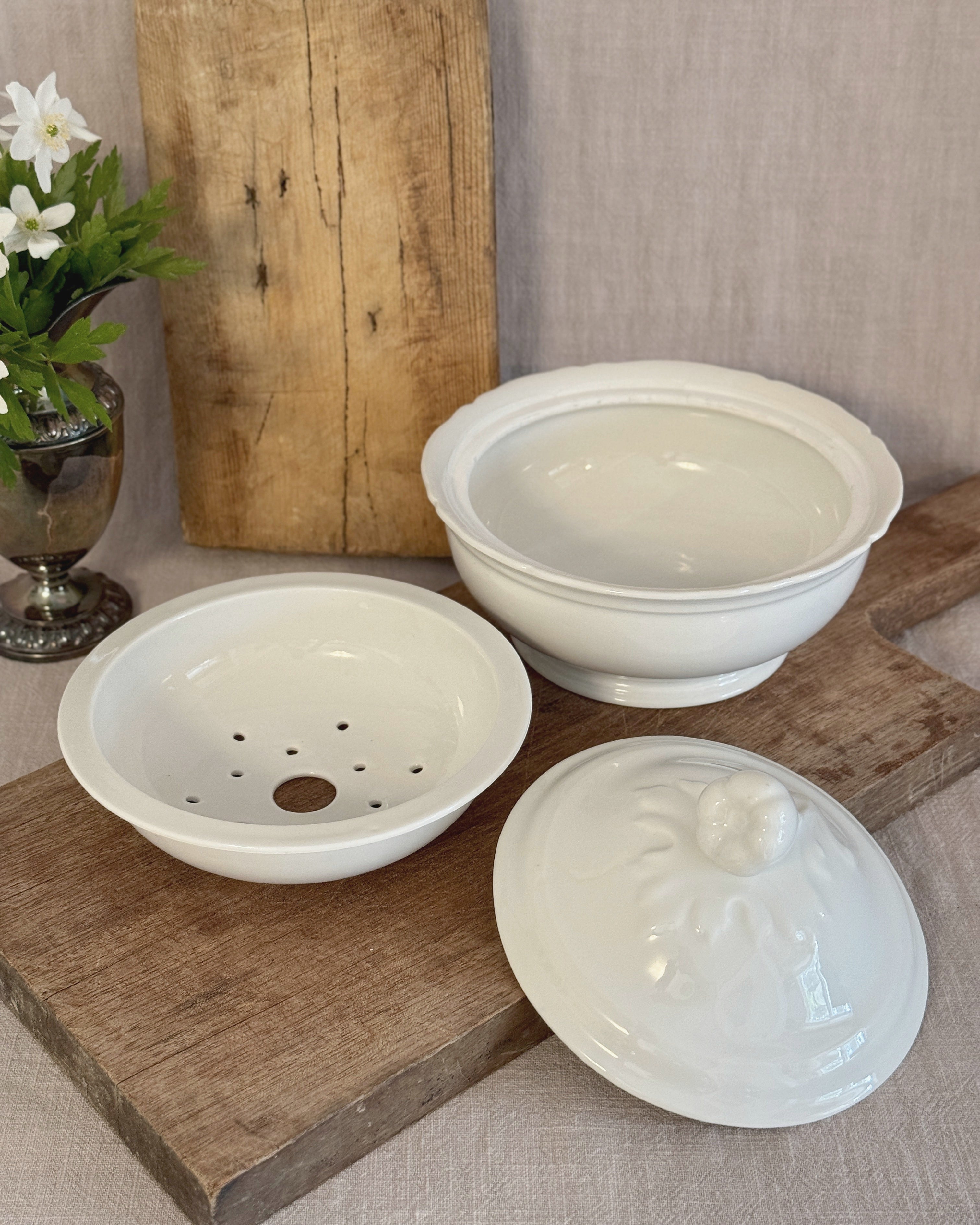 The Drainage Tureen