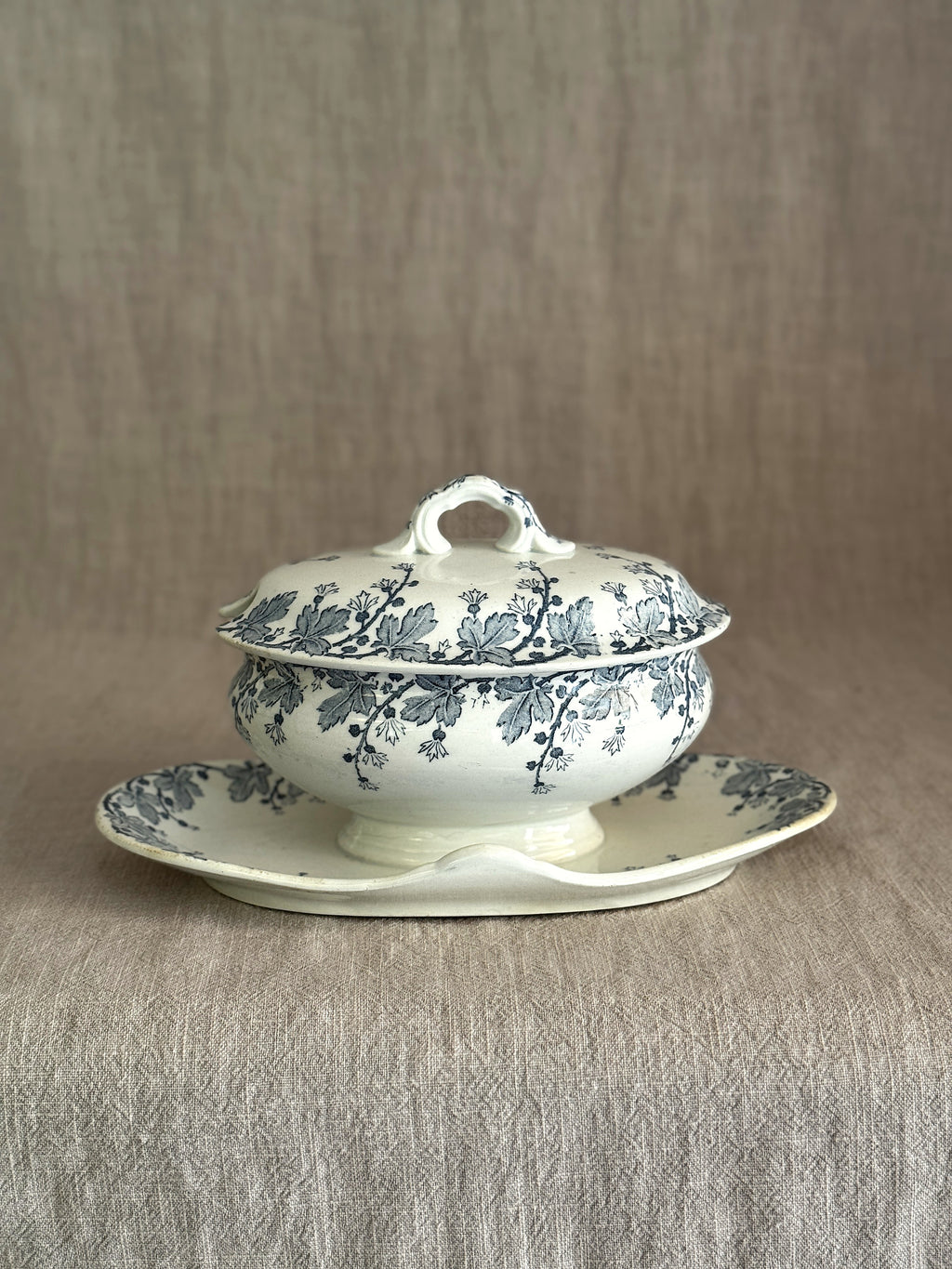 The Néva Sauce Tureen