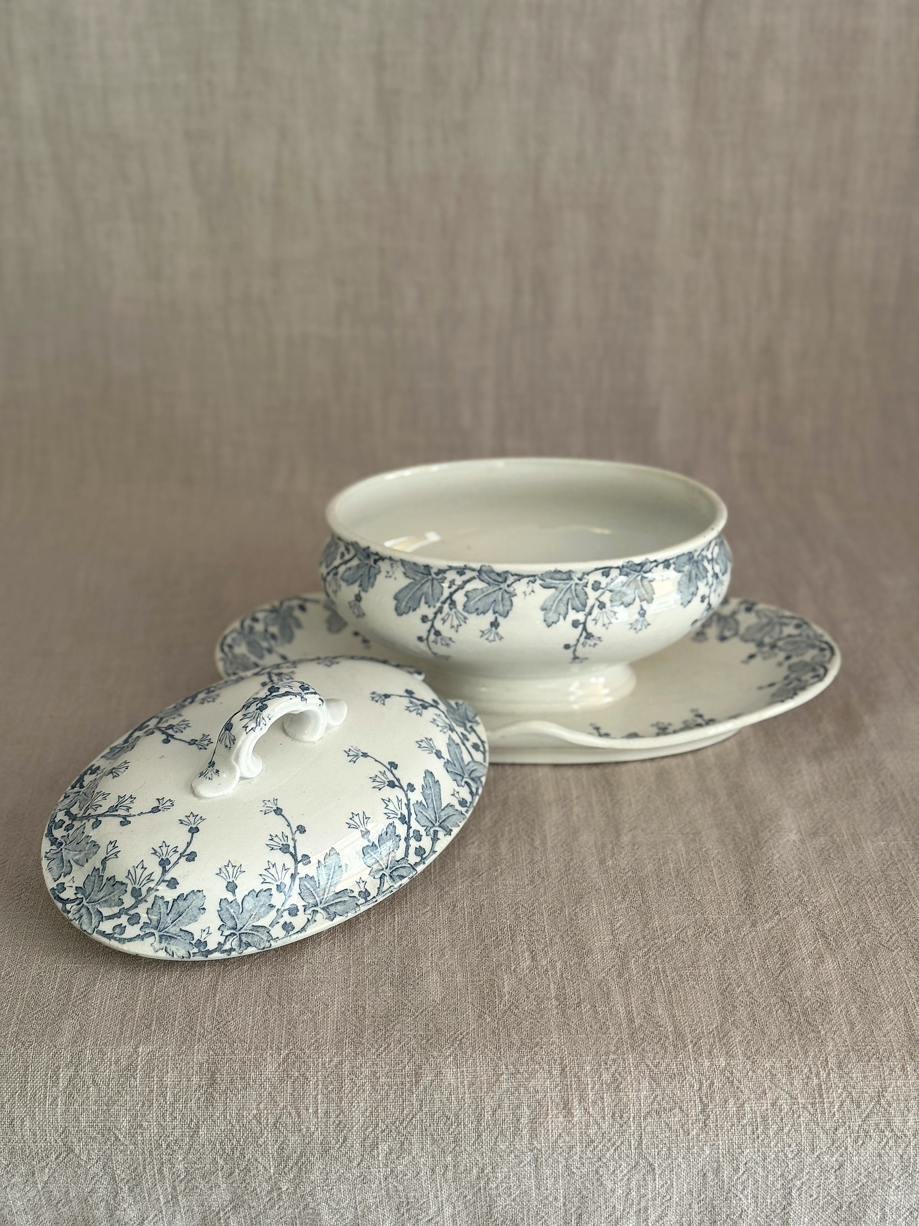 The Néva Sauce Tureen