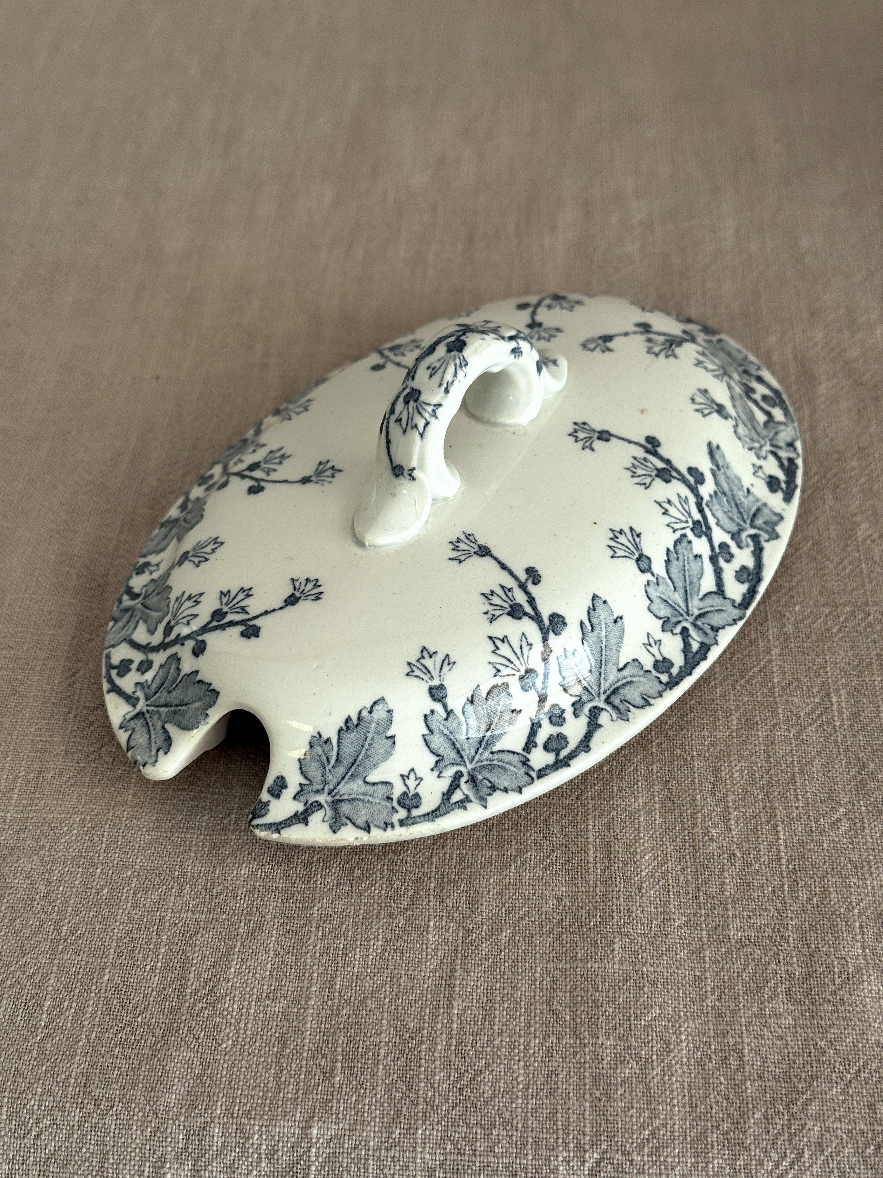 The Néva Sauce Tureen
