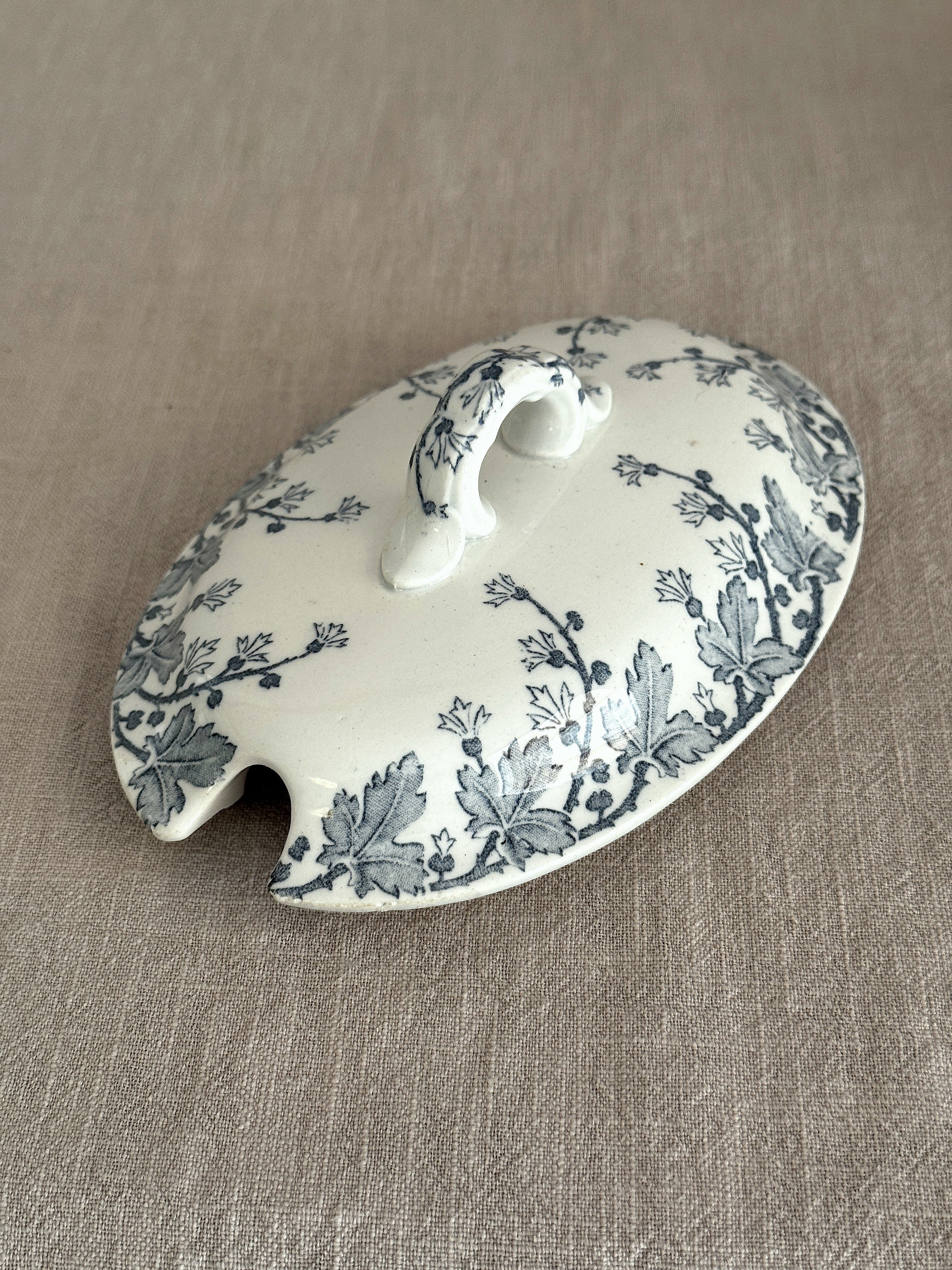The Néva Sauce Tureen