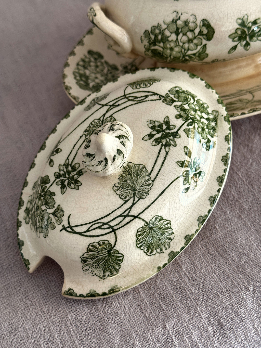 The Geranium Saucière
