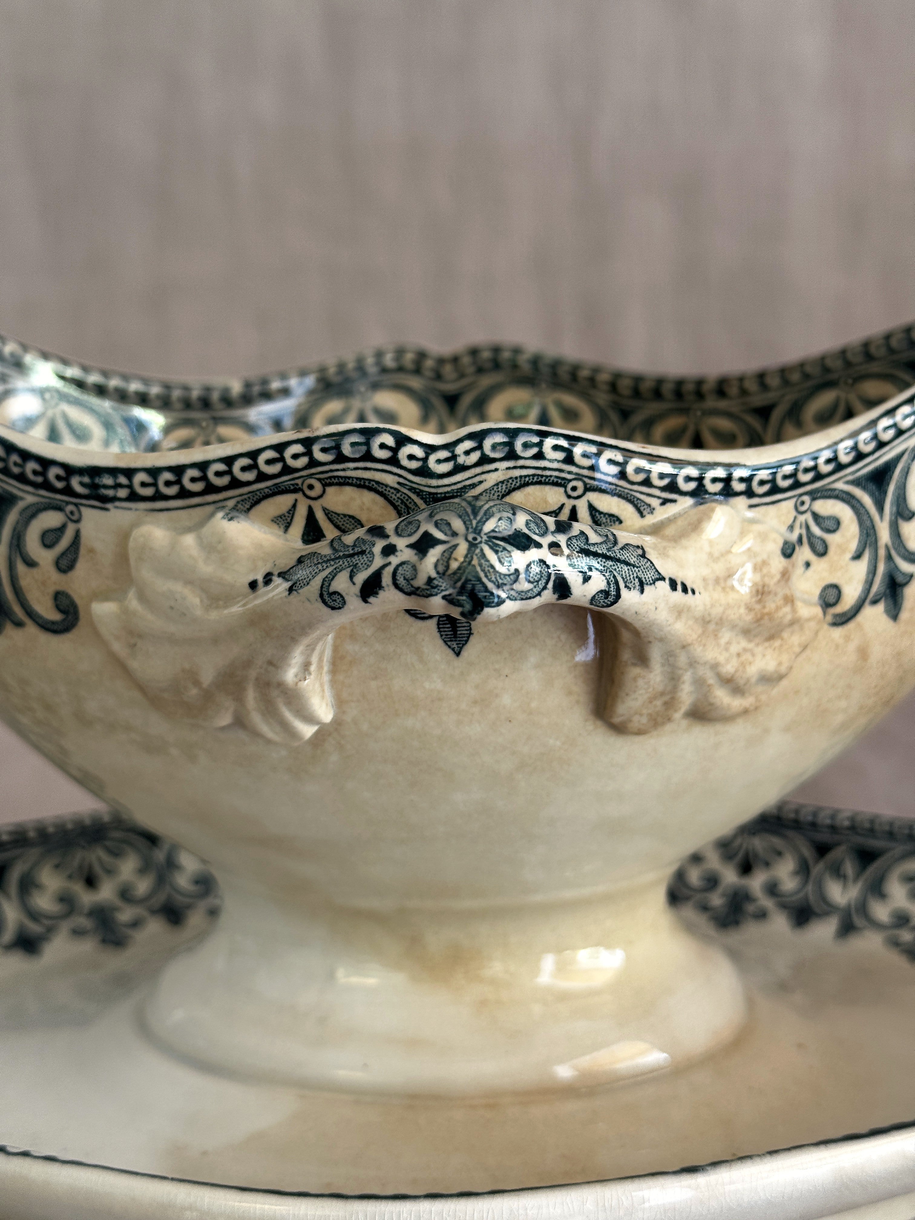 The Oriental Saucière