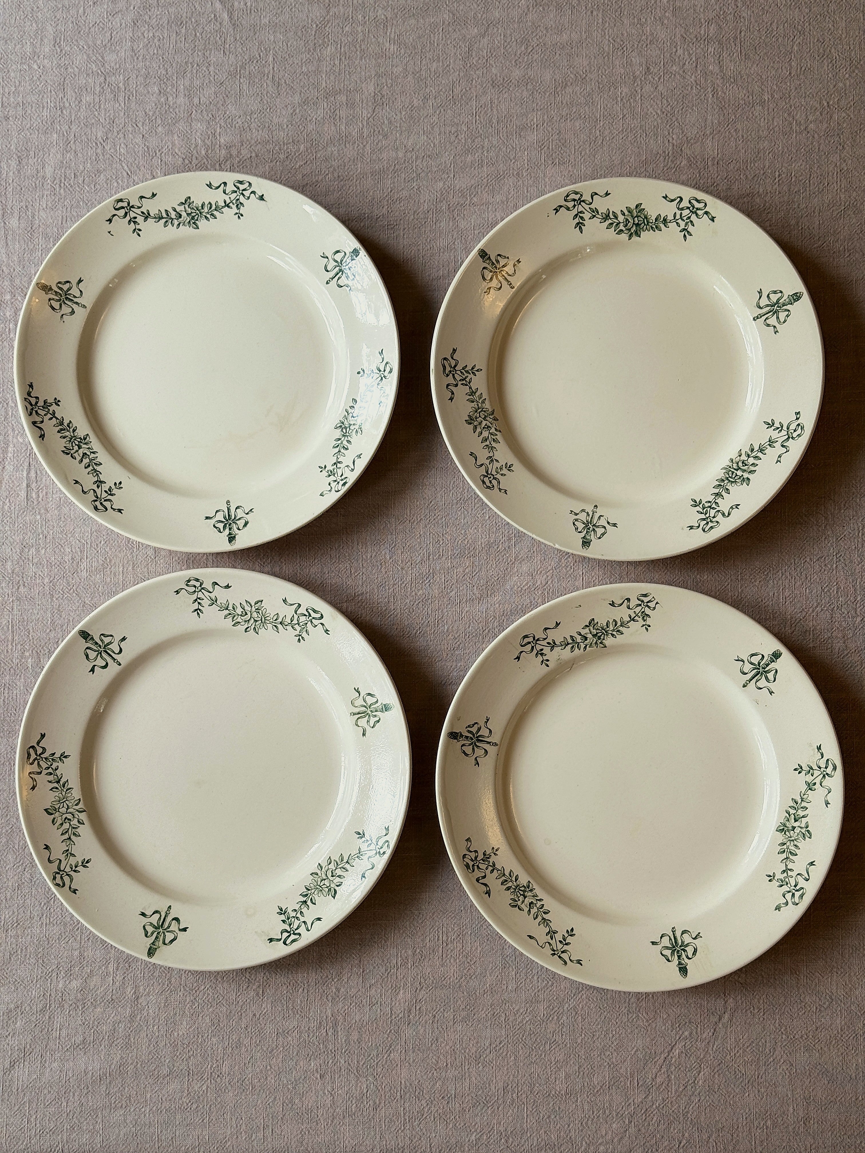 The Longchamp Sapho Plates