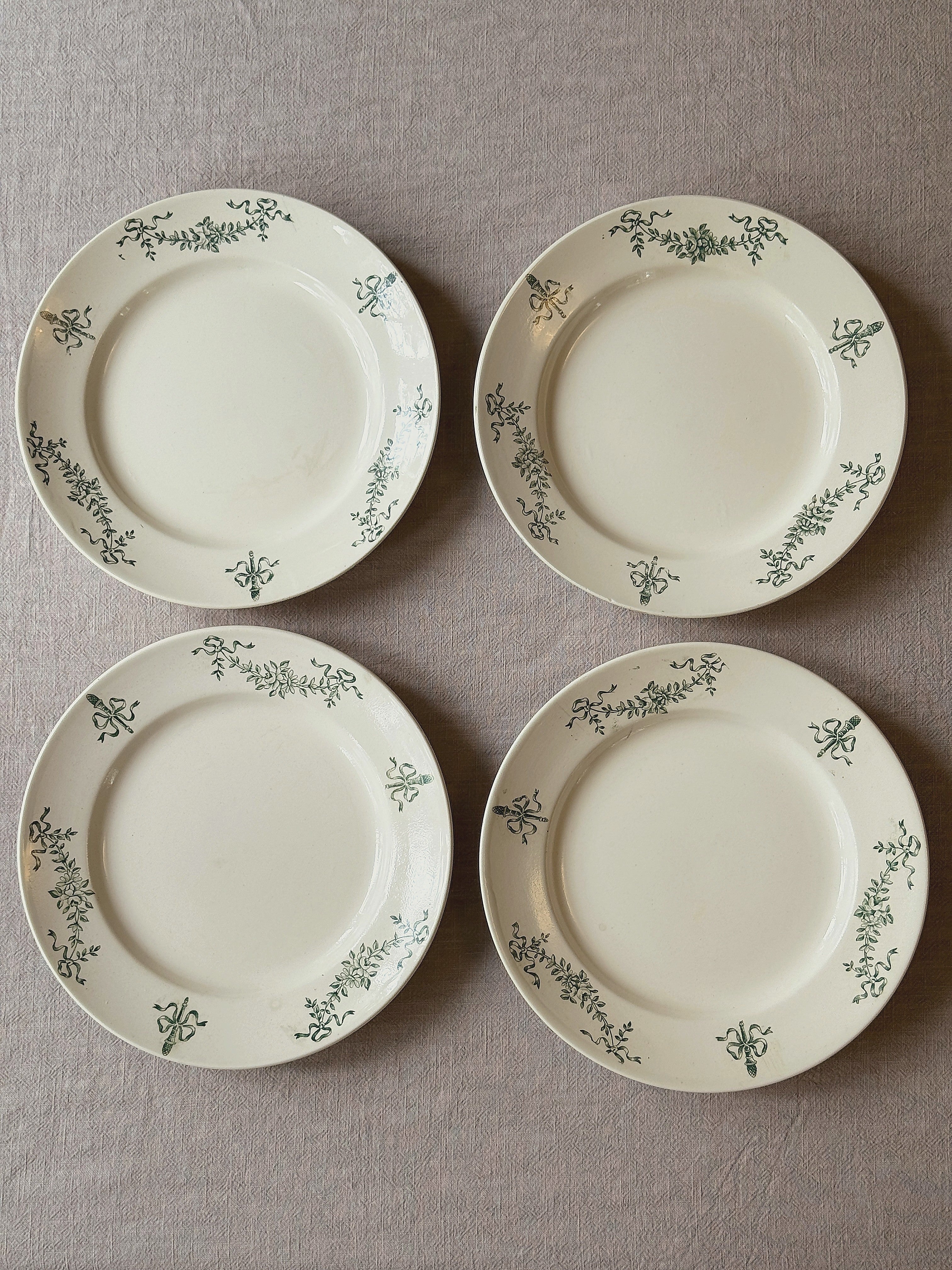 The Longchamp Sapho Plates
