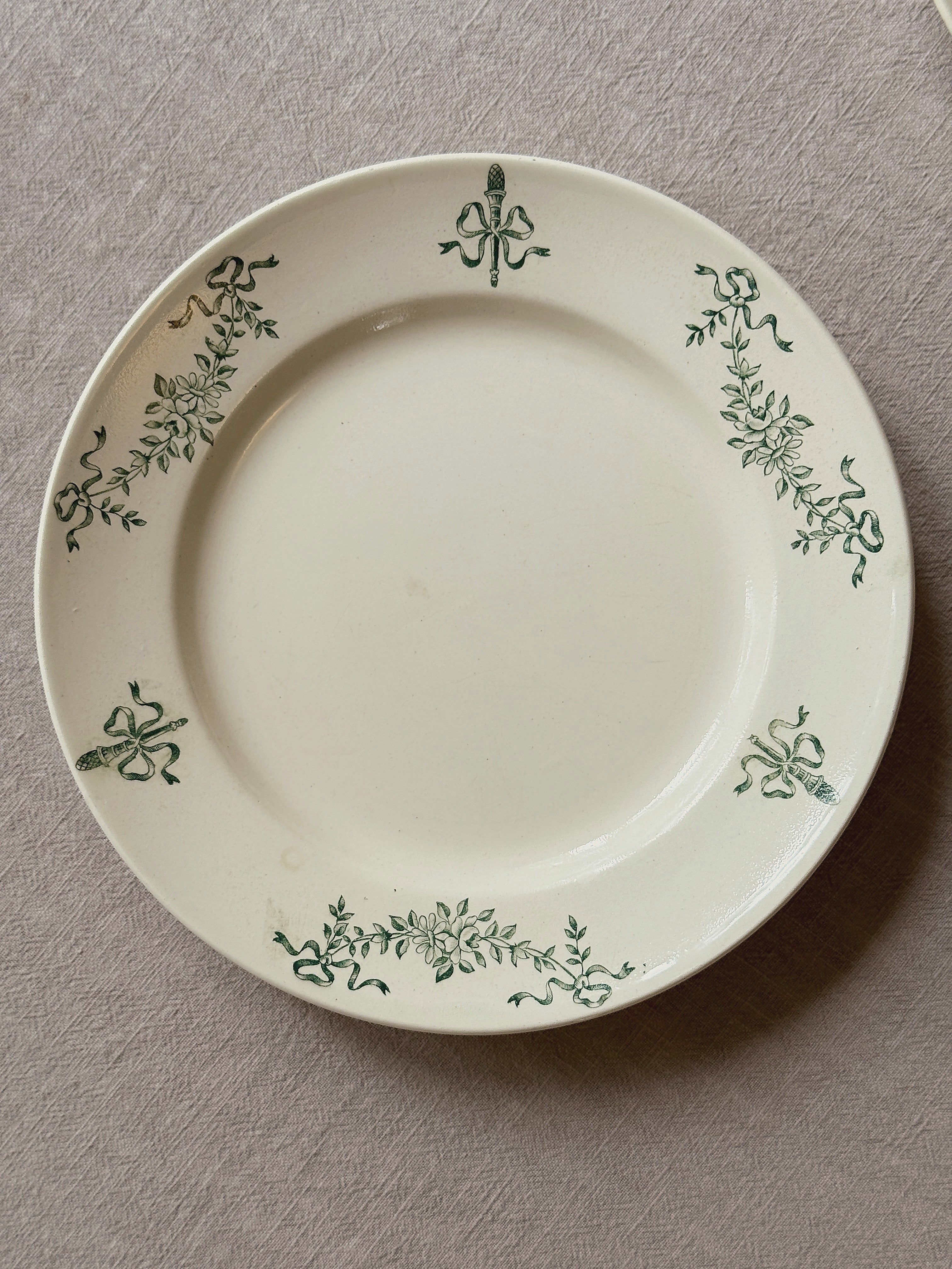 The Longchamp Sapho Plates