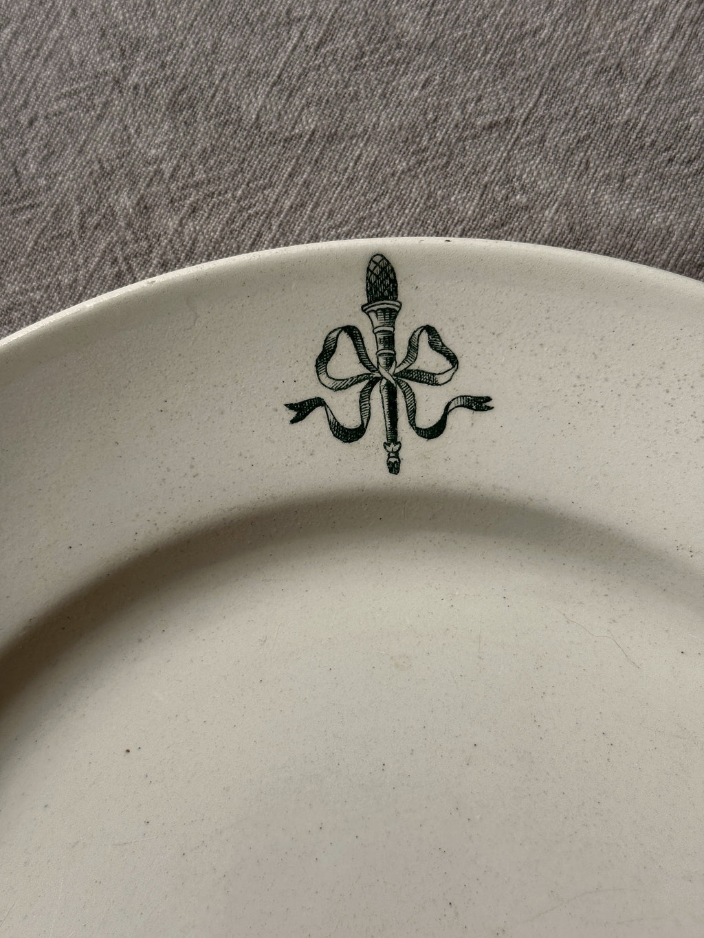 The Longchamp Sapho Plates