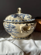 Antique Gien France Terrine Chardons - handle detail
