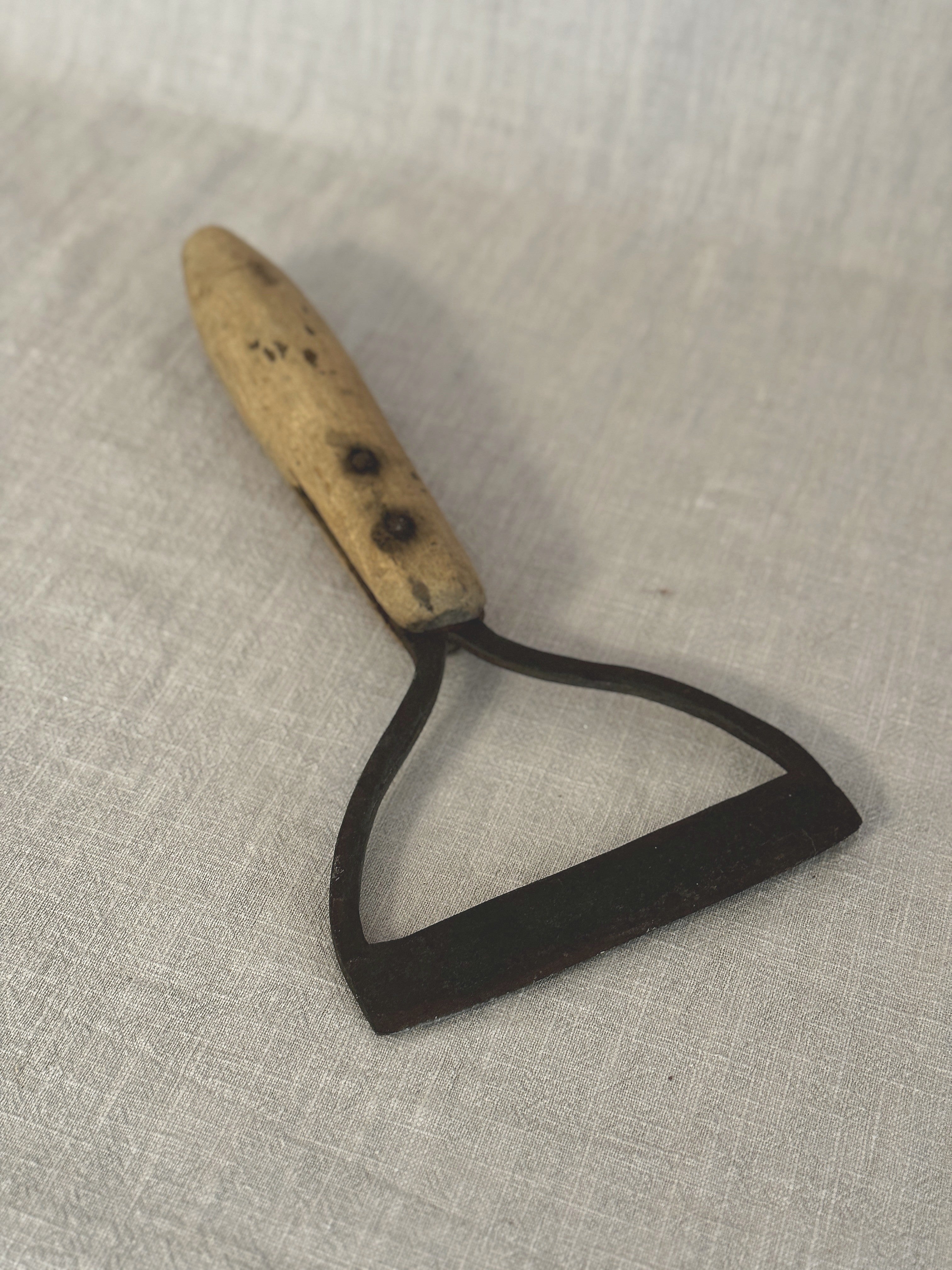 The Hand Chopper