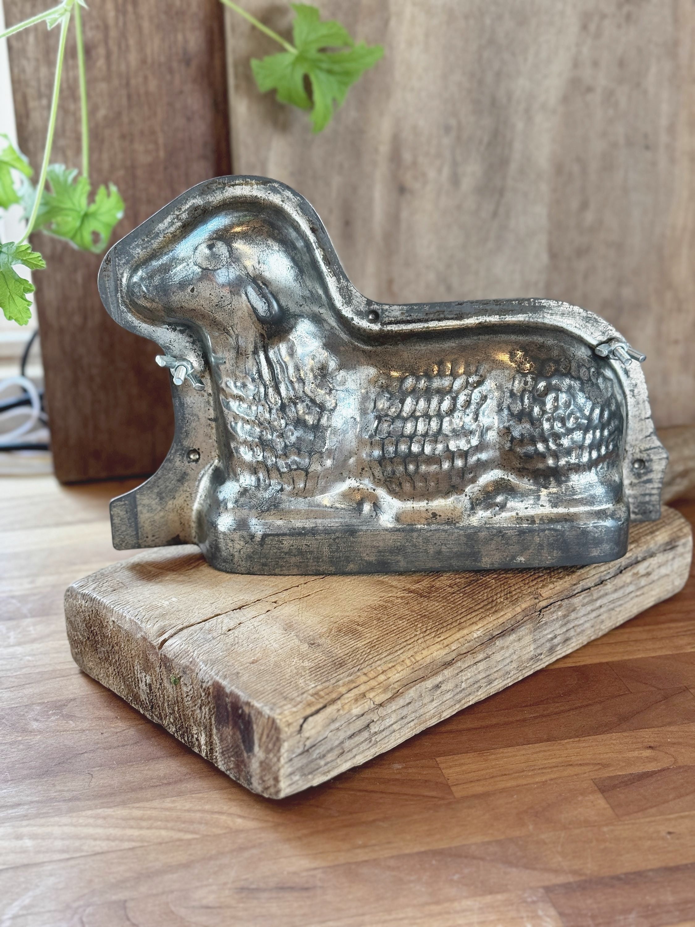 Vintage Lamb Chocolate Mold - main