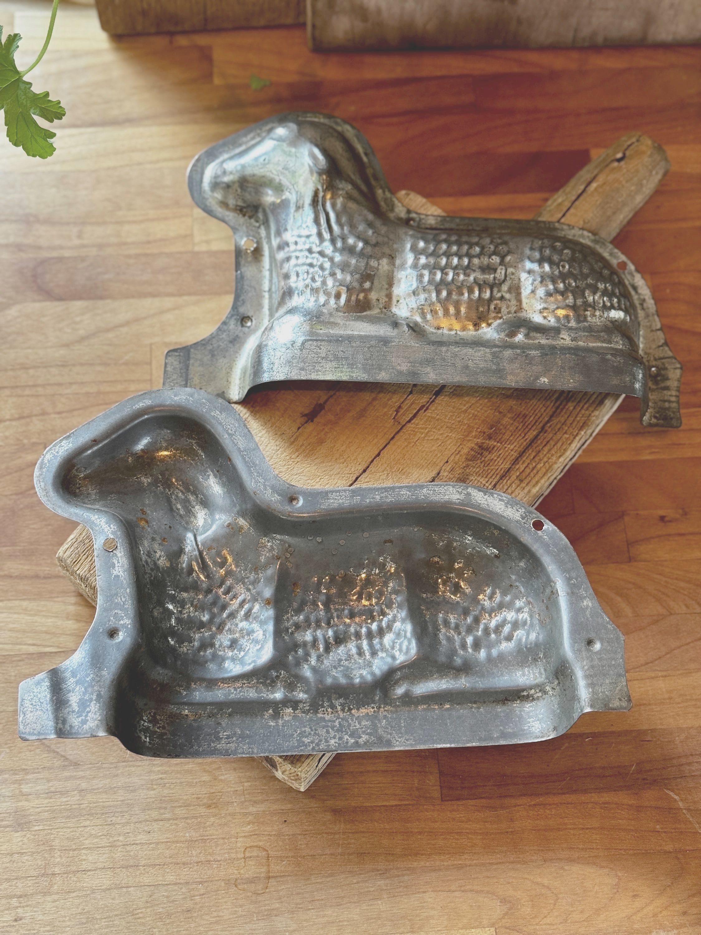 Vintage Lamb Chocolate Mold - side
