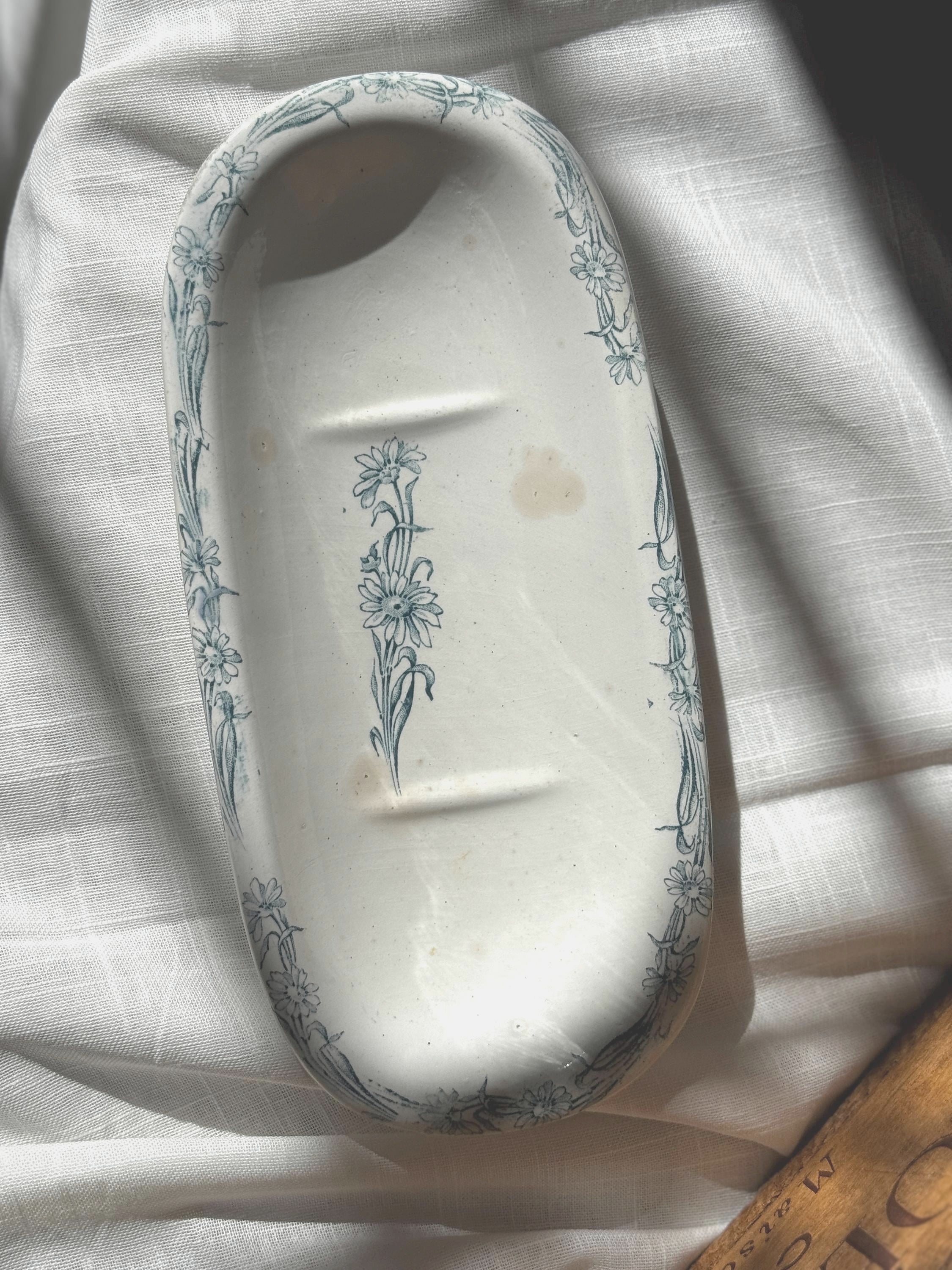 French Margo Soap Dish - 2