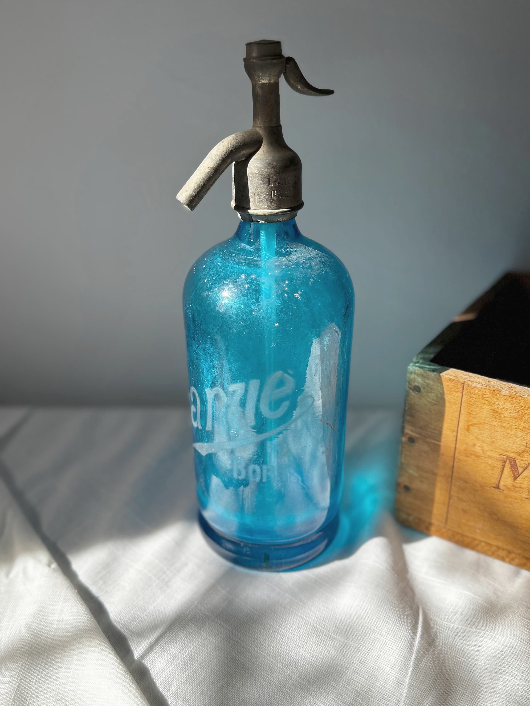 French Blue Siphon Bottle Larue - 1