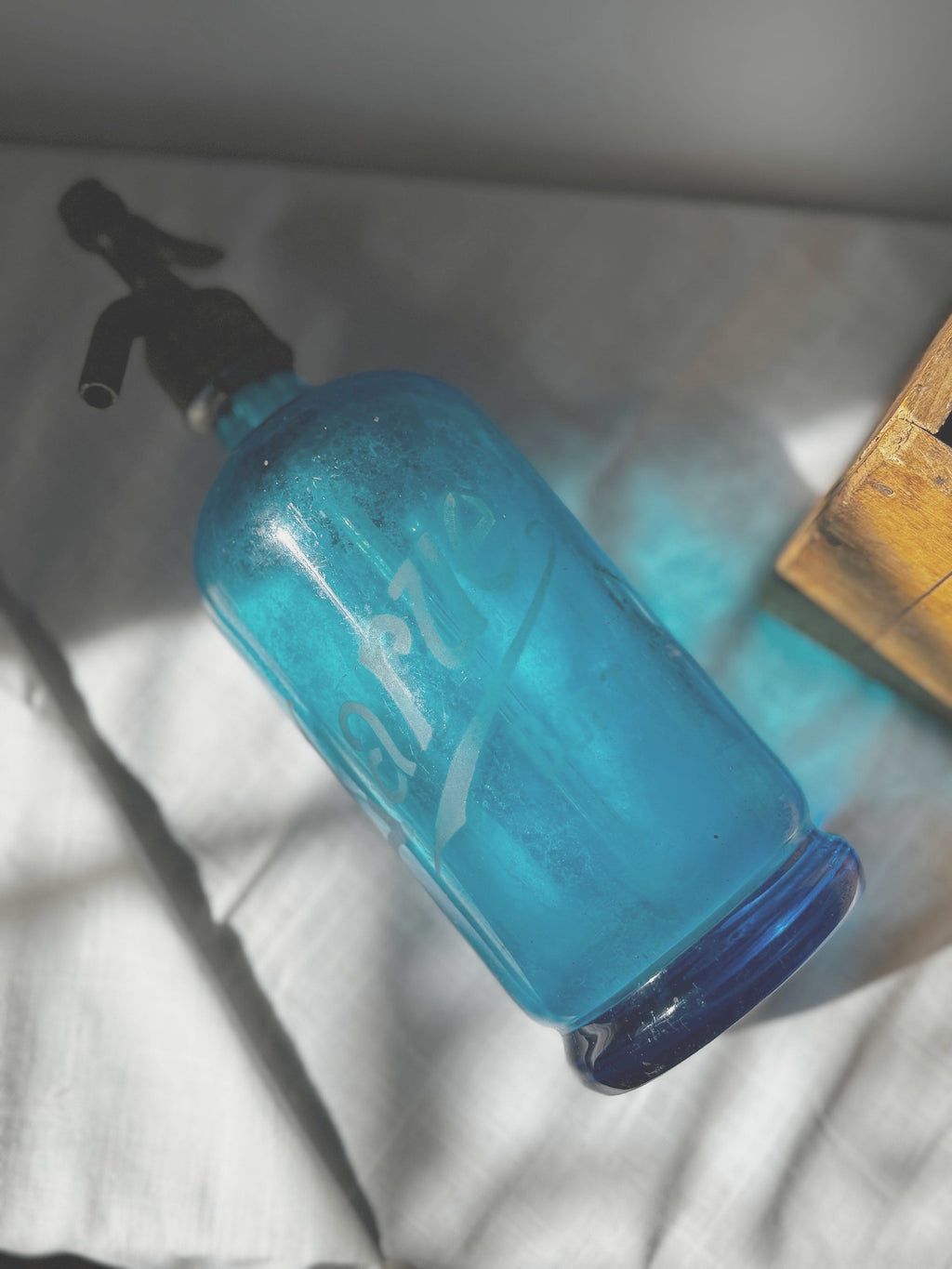 French Blue Siphon Bottle Larue - 3