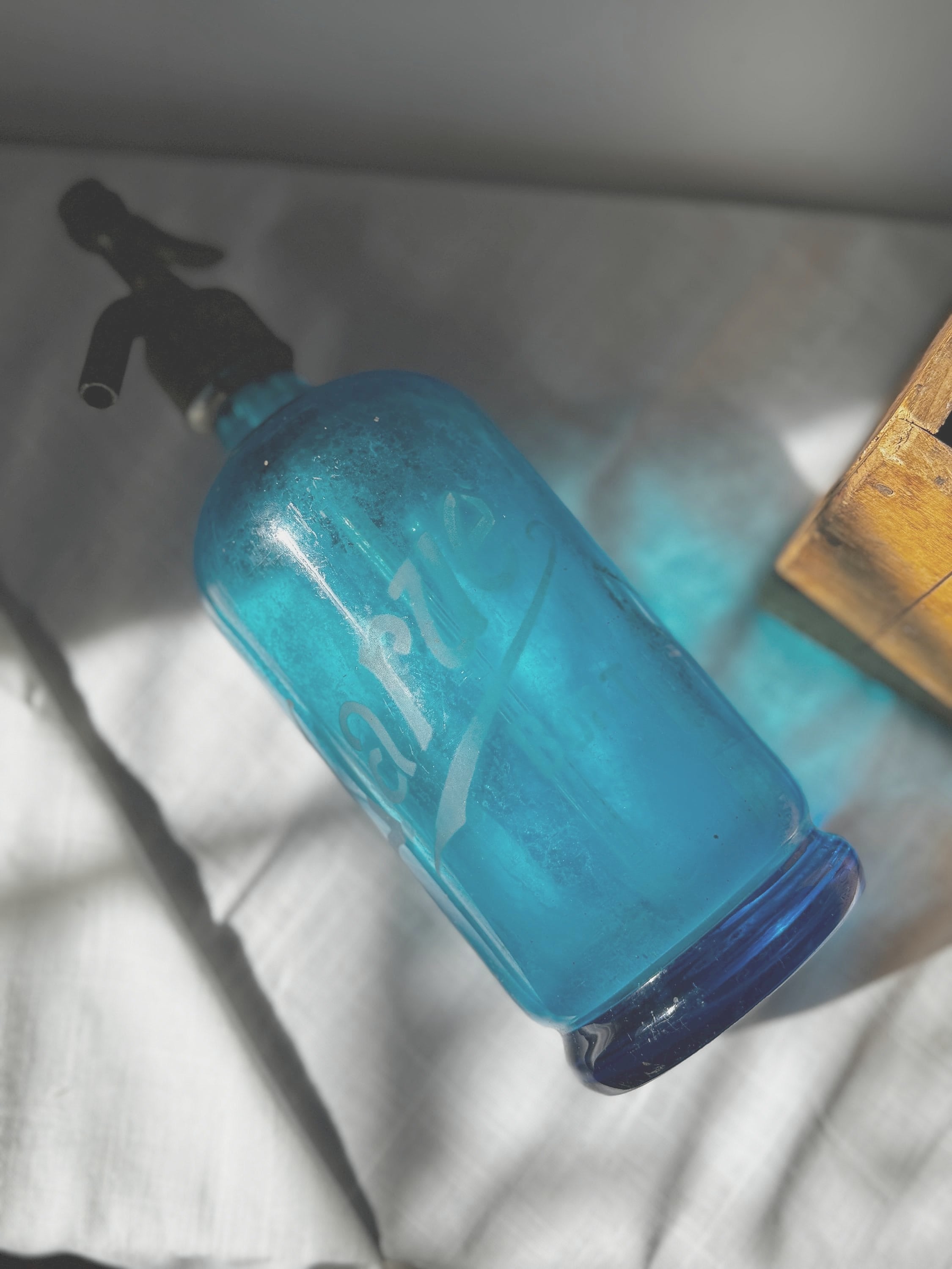 French Blue Siphon Bottle Larue - 3