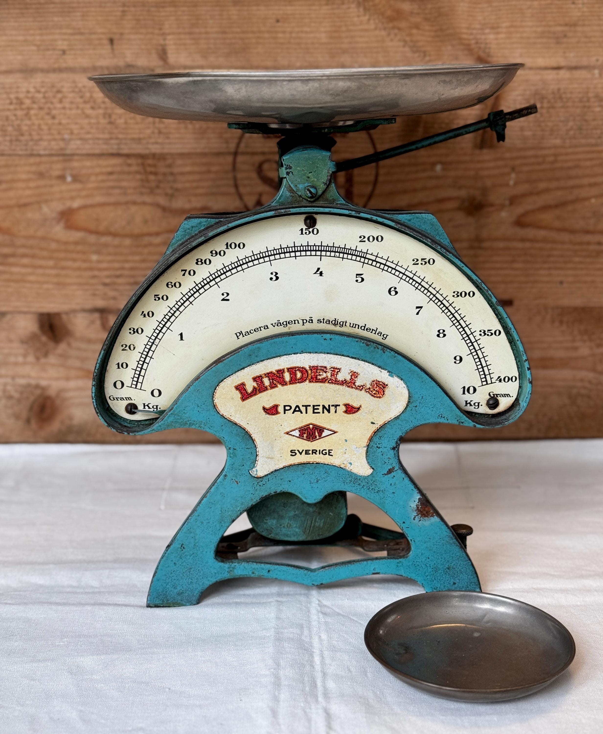 Lindells Turquoise Kitchen Scale - 1
