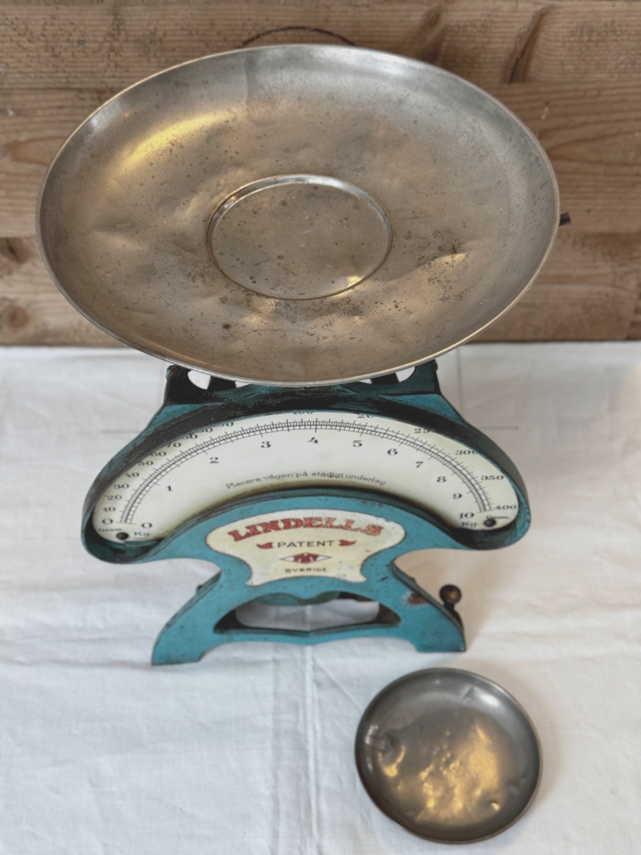 Lindells Turquoise Kitchen Scale - 3