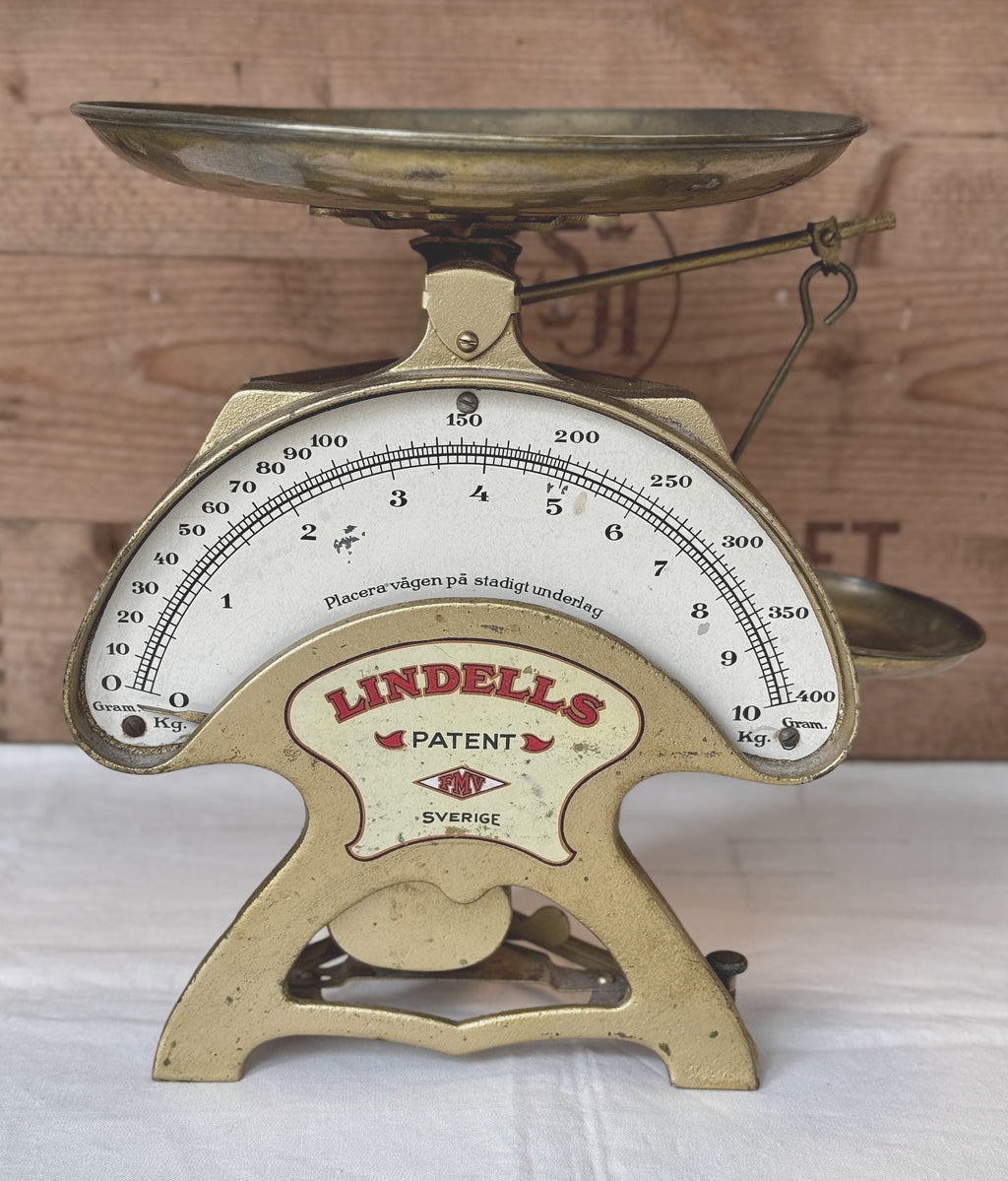 Lindells Antique Kitchen Scale - 1