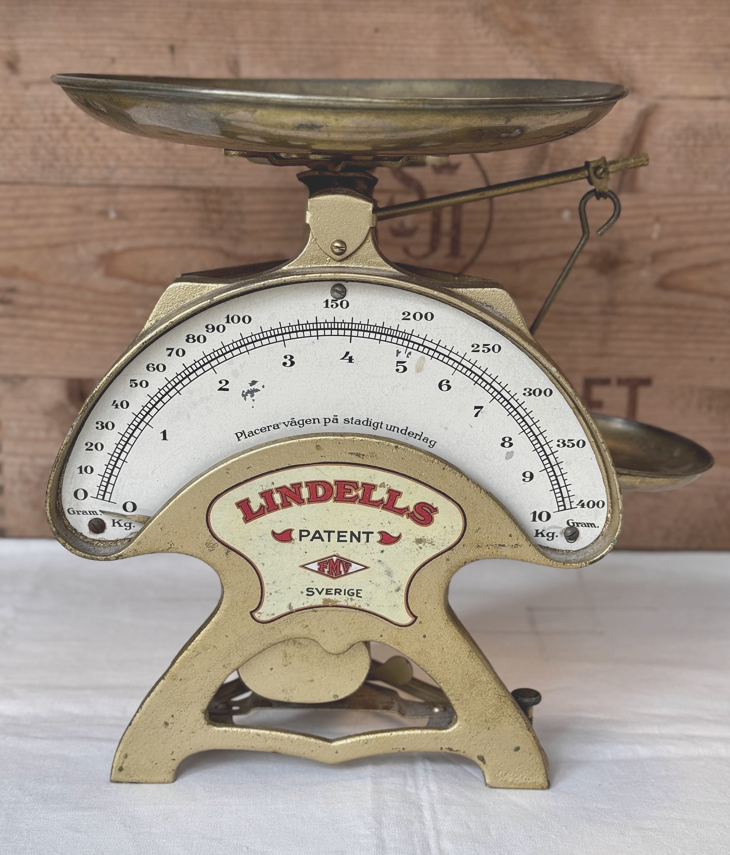 Lindells Antique Kitchen Scale - 1