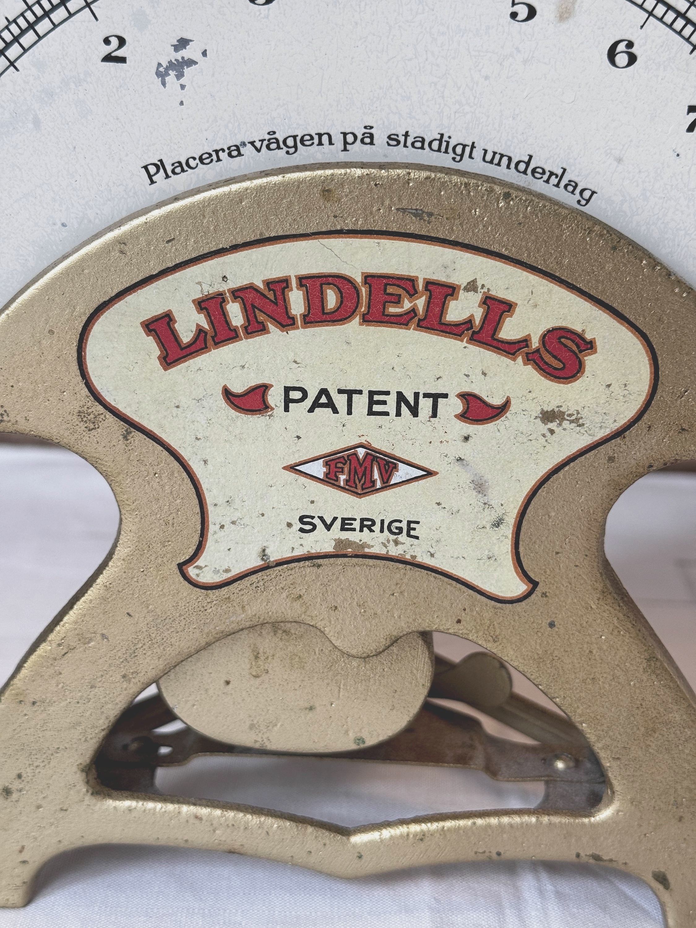 Lindells Antique Kitchen Scale - 4